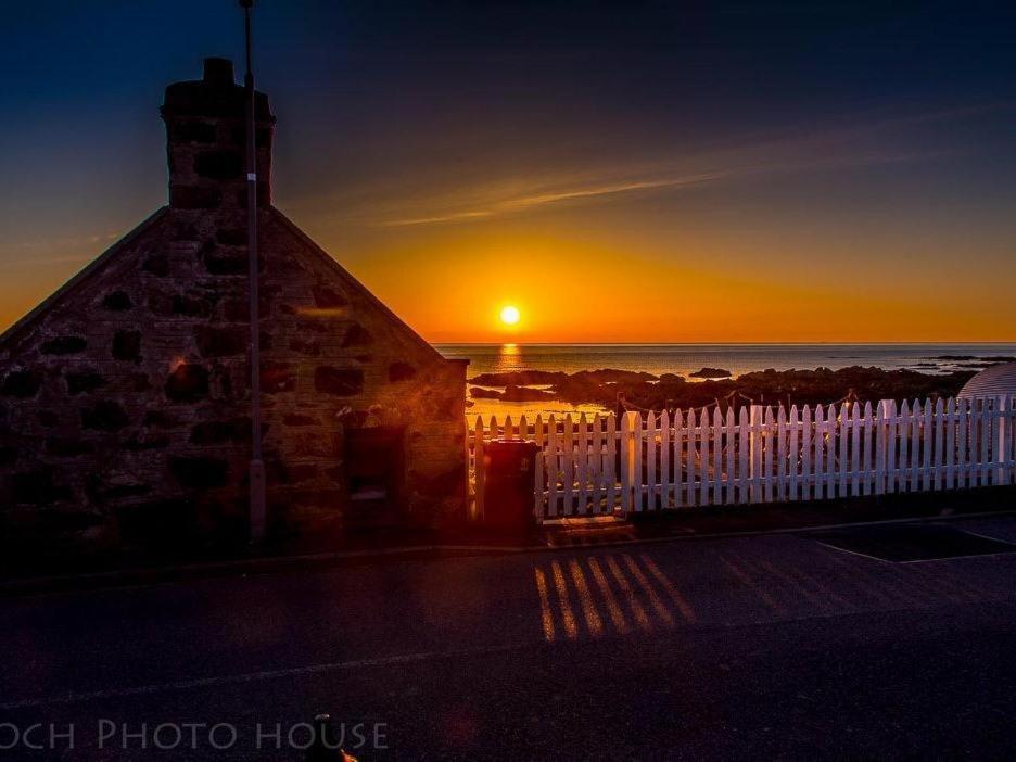 Pew With A View - Seafront Cottages Sandhaven Dış mekan fotoğraf