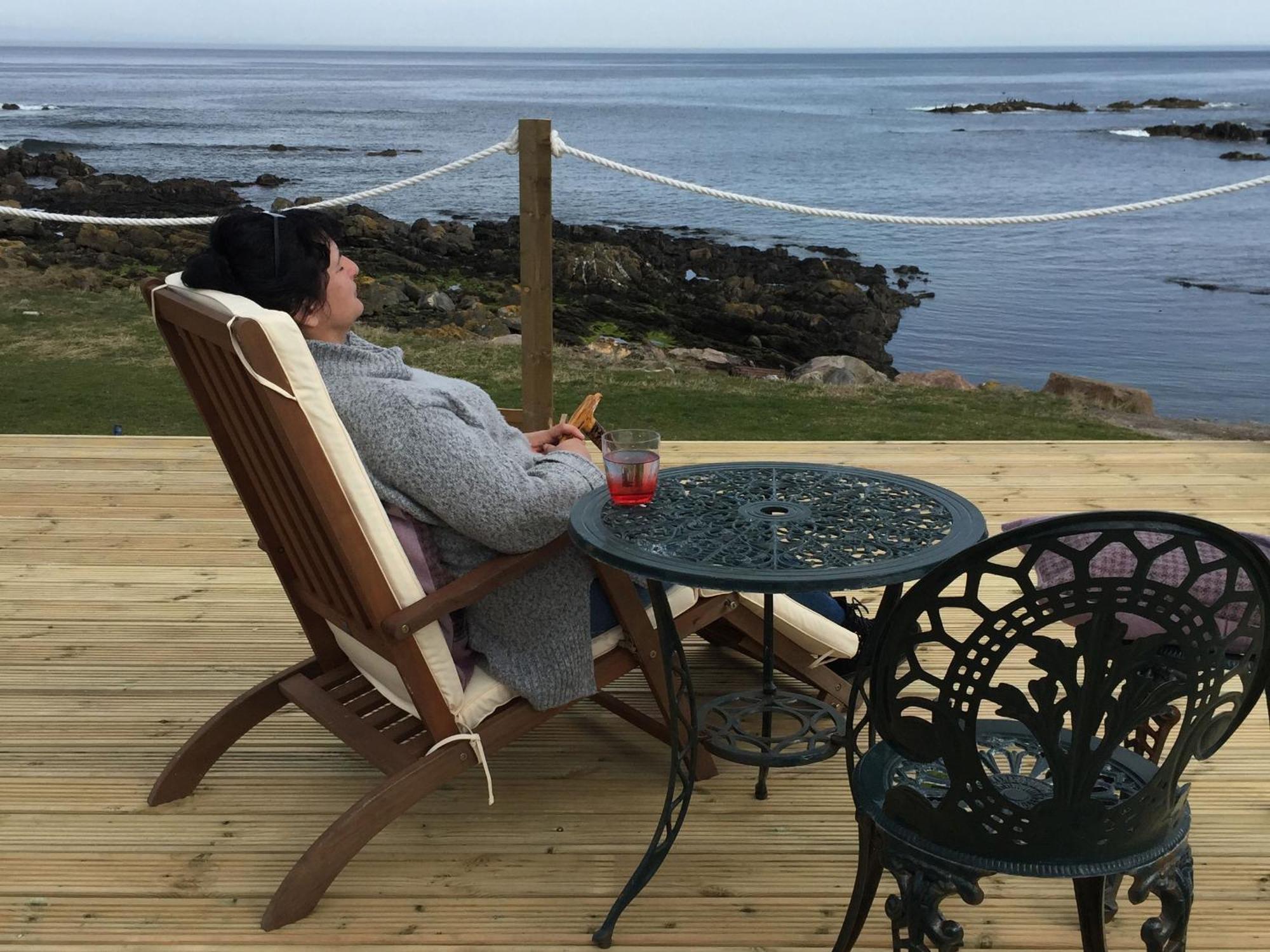 Pew With A View - Seafront Cottages Sandhaven Oda fotoğraf